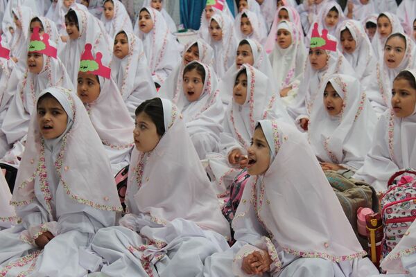 پرواز فرشته‌های آسمانی؛ جشن تکلیف دختران سملقان در مسجد جامع