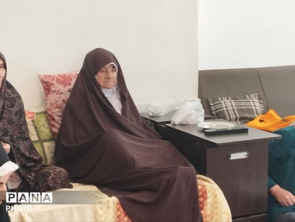 محفل انس با قرآن کریم‌‌ در روستای مهدی آباد خلیل آباد