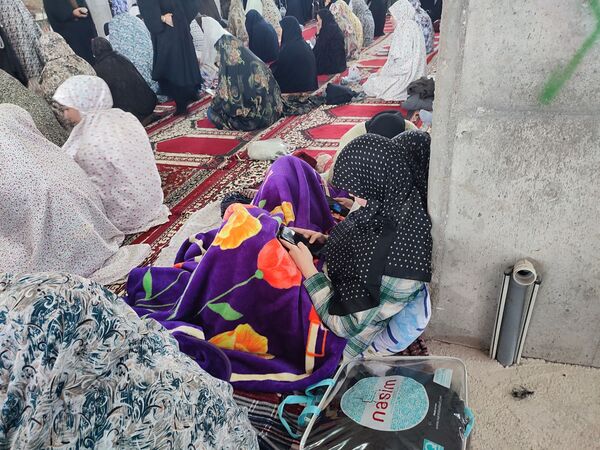 سه روز بندگی  در مسجد جامع نیشابور