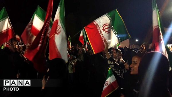  تجدید پیمان با مقاومت در تجمع مردم زیارتعلی رودان و محکومیت حملات آمریکا