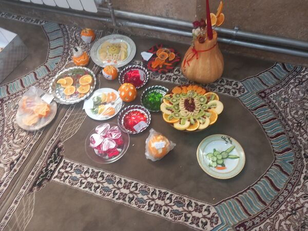 جشنواره میوه آرایی در مدرسه شهید غلامی خلیل آباد 