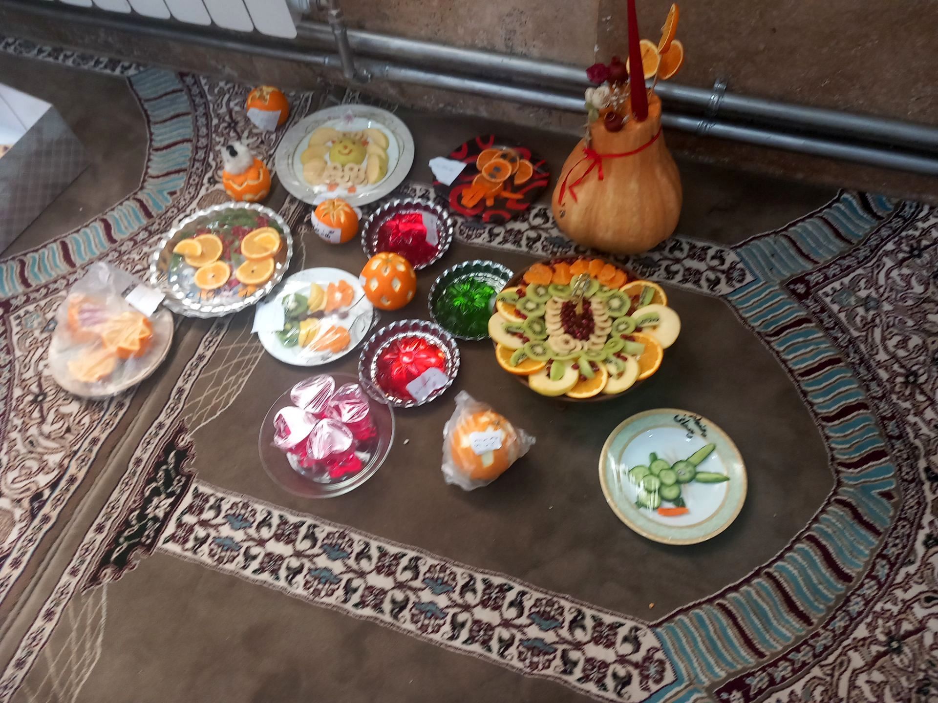 جشنواره میوه آرایی در مدرسه شهید غلامی خلیل آباد 