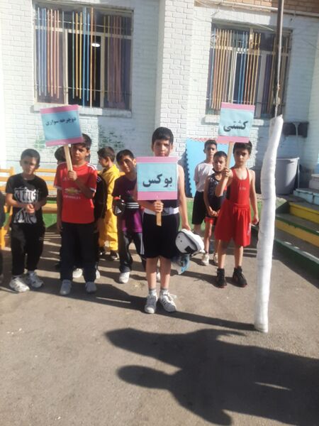 شور و نشاط دانش‌آموزان در المپیاد ورزشی مدرسه شهید عزیزی اسدآباد