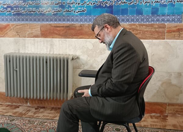 جلسه اولیاء مربیان در دبیرستان نمونه دولتی شهدای علم و فناوری بهارستان دو