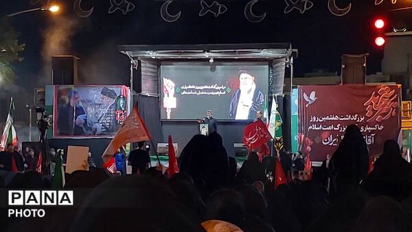 جایگاه پیکر رهبر شهید در تجمعات شبانه برجسته شد