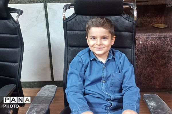 تقدیر از نو آموزان پرتلاش در پویش «مشت کوچک، بدرقه بزرگ» ناحیه دو شهرری 