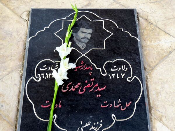 گل‌افشانی گلزار شهدای بجنورد به‌مناسبت هفته امور تربیتی 