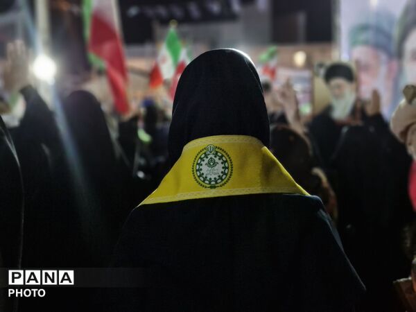 فرهنگیان و دانش‌آموزان گلوگاه یک‌صدا برای انقلاب