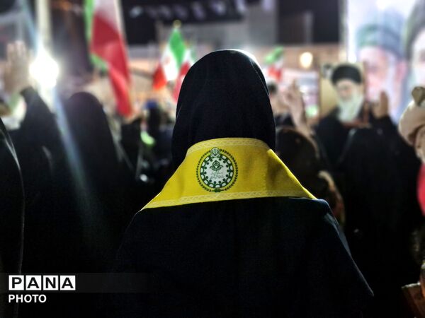 فرهنگیان و دانش‌آموزان گلوگاه یک‌صدا برای انقلاب