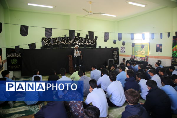 مراسم عزاداری ایام فاطمیه توسط دانش‌آموزان تنگستانی