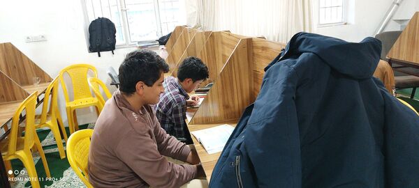 قرائت خانه دبیرستان نمونه آیت‌الله خامنه ای؛ مکانی ایمن و مجهز برای درس خواندن دانش آموزان 