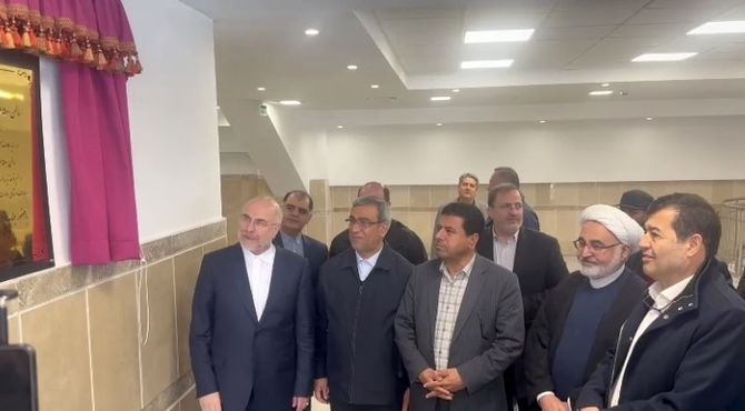 سالن ۶۵۰۰ نفری شهید رئیسی مشهد افتتاح شد