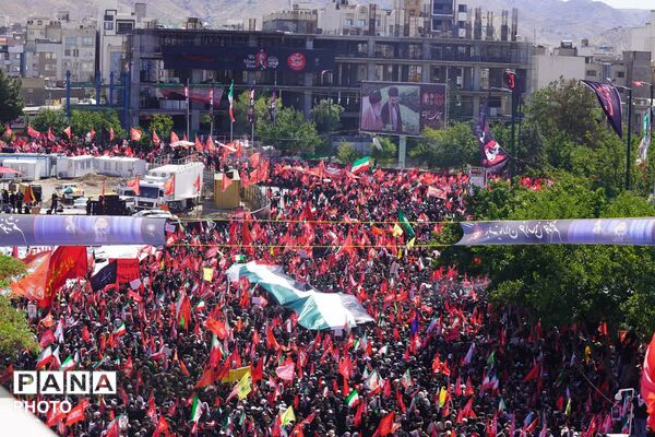 حماسه وفاداری بیعت در پایتخت معنوی ایران؛ بدرقه میلیونی آقای شهید ایران در مشهد مقدس 