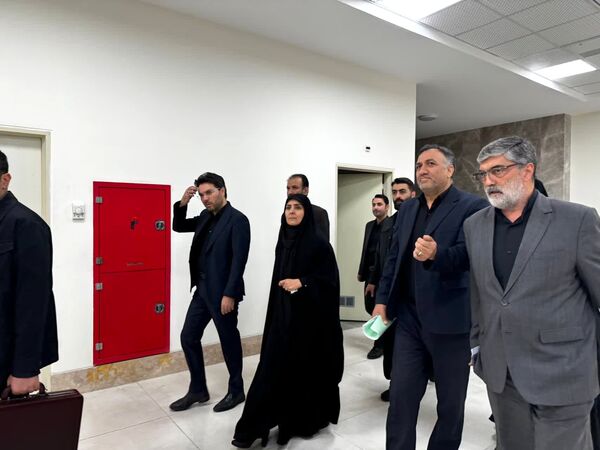 بازدید وزیر راه و شهرسازی از روند خدمات‌رسانی زائران در ایام پایانی دهه صفر