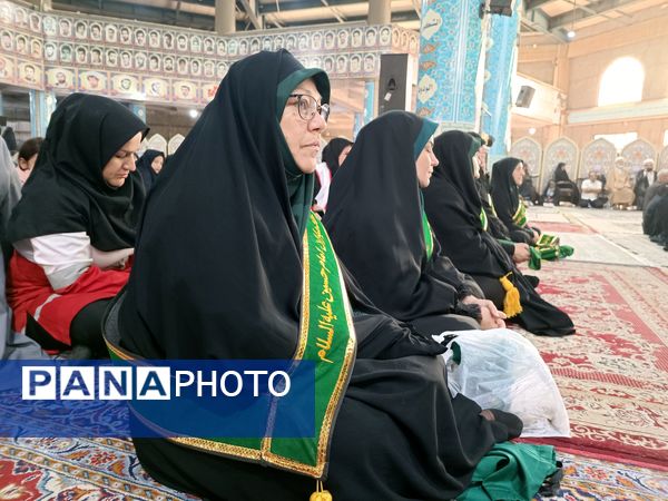 اجتماع بانوان مقاومت و تجلیل از همسران جانبازان در مصلی نماز جمعه شهرستان قدس