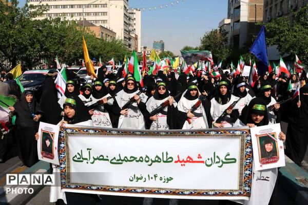 قدم‌های استوار دختران تهران؛ روایتی از شور، همدلی و امید