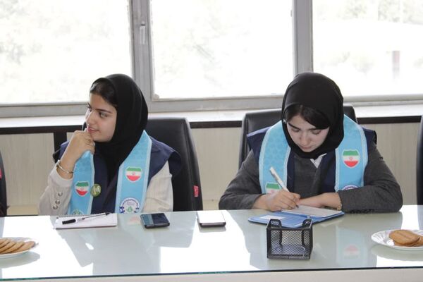 نشست صمیمی دانش‌آموزان خبرنگار پانا با مدیرکل آموزش و پرورش کهگیلویه و بویراحمد 