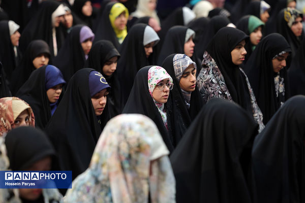 حضور وزیر آموزش و پرورش در جمع دانش‌آموزان معتکف