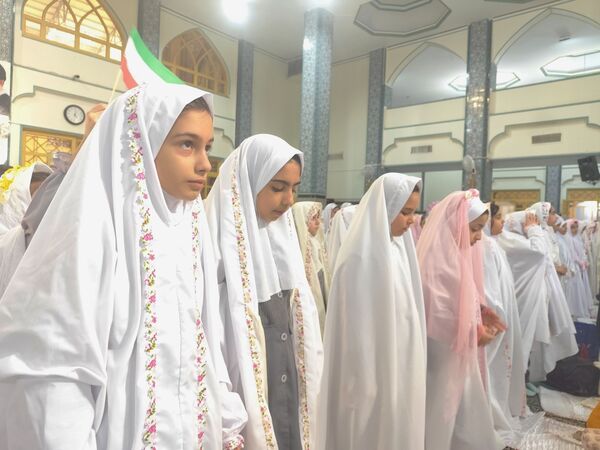 جشن تکلیف؛ لبخند بندگی در قاب تصویر
