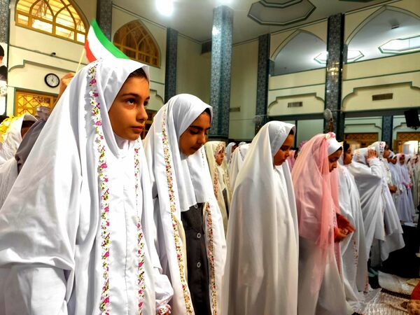 جشن تکلیف؛ لبخند بندگی در قاب تصویر