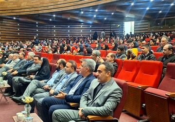 تقدیر از ۳۰۰ دانش‌آموز نخبه رشته‌های علمی، قرآنی، ورزشی و فرهنگی ناحیه دو شهرری