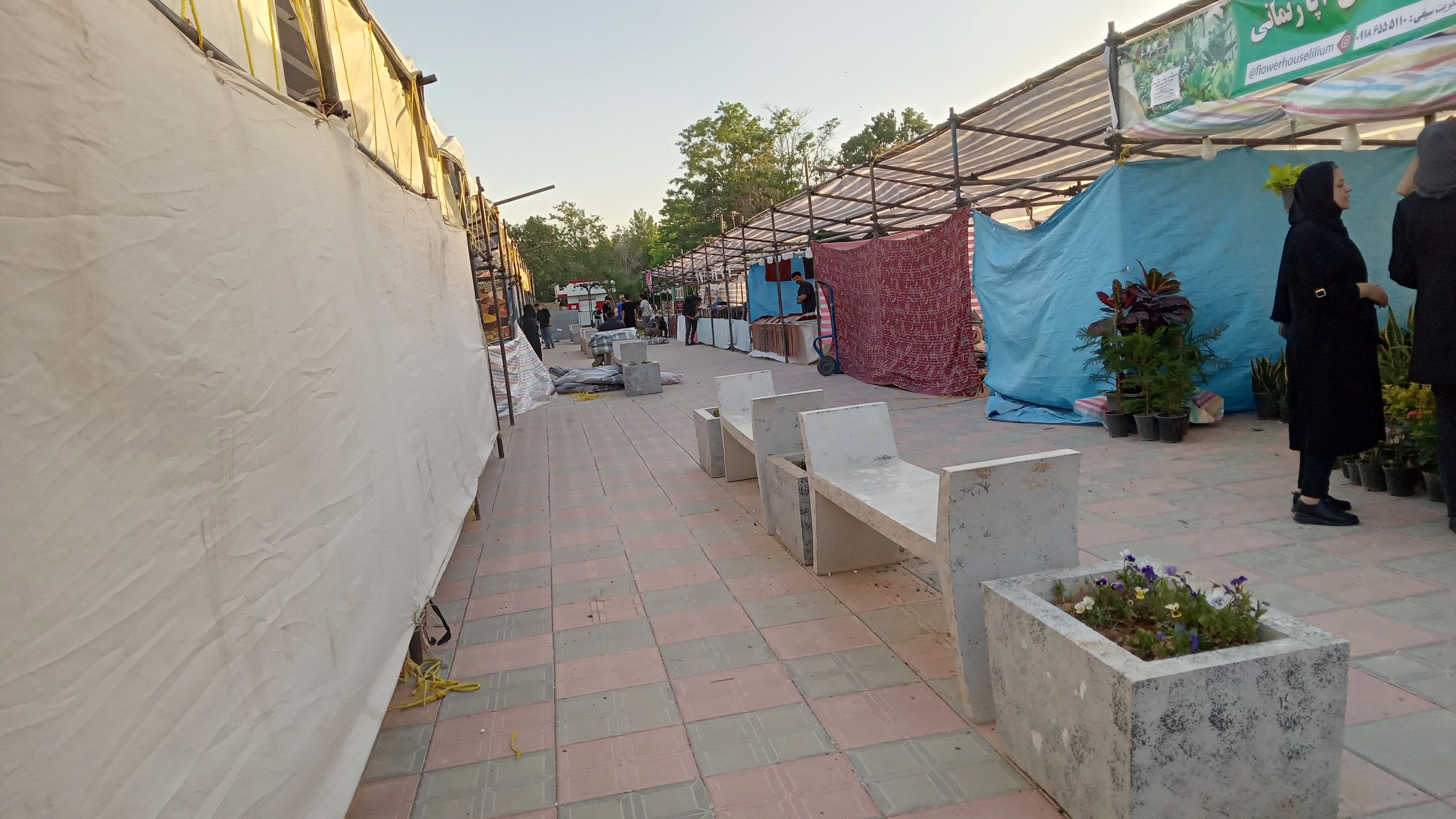 پیش‌افتتاحیه فروش آزاد کتاب در دهگلان آغاز شد