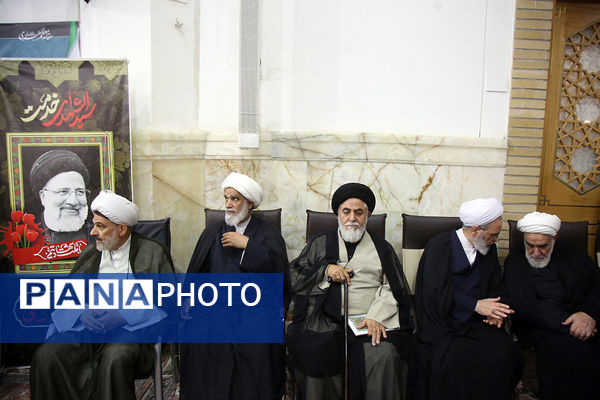 مراسم بزرگداشت شهدای خدمت در حرم حضرت معصومه(س)