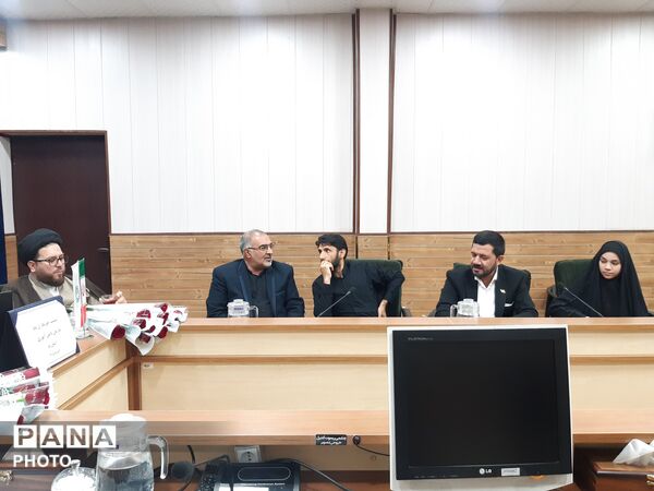 نشست صمیمی خبرنگاران پانا با مدیرکل آموزش و پرورش قم