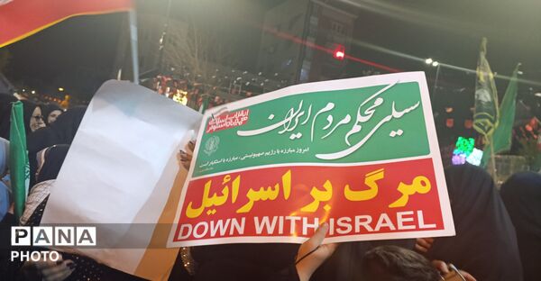 مدیرکل آموزش و پرورش استان مهمان ویژه‌ راهپیمایی شبانه دانش‌آموزان اسدآباد