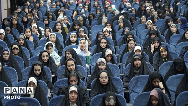 اختتامیه نمایشگاه های مدرسه انقلاب