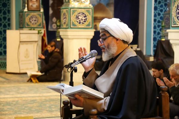 مراسم قرائت دعای ام داوود در امامزاده سید عباس بن موسی (ع) در بجنورد 