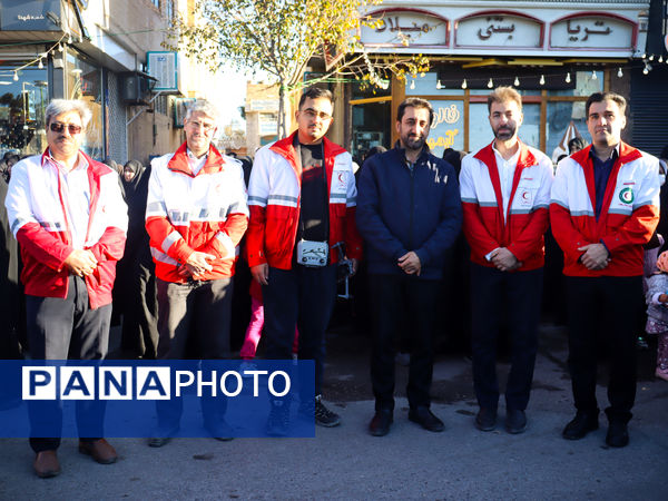 حضور پرشور مردم شهرضا در تشییع پیکر مطهر ده شهید گمنام دوران دفاع مقدس 