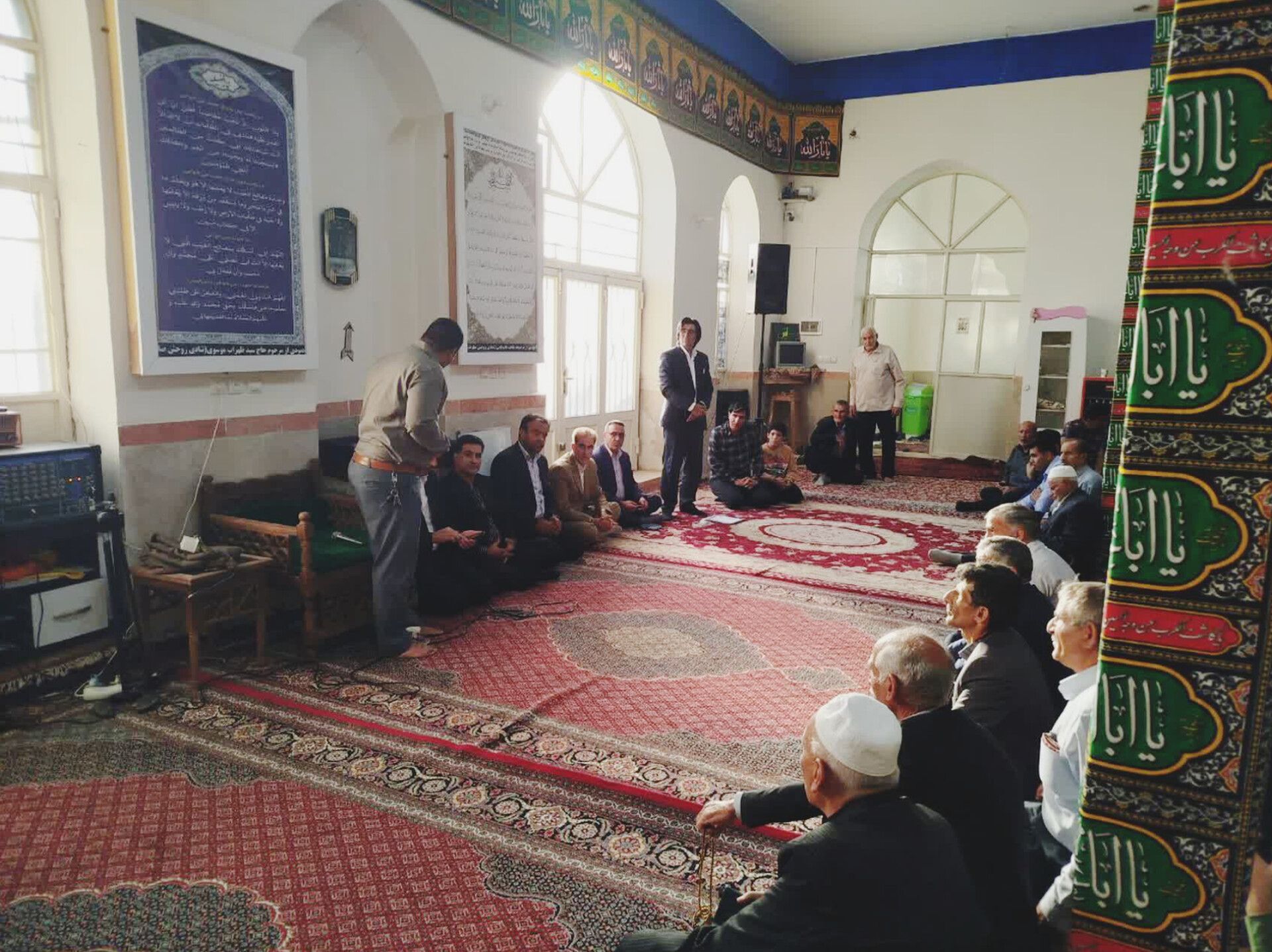 جلسه هادی هاشمی‌نیا با اهالی محله ده‌محسن؛ تأکید بر رفع مشکلات زیرساختی و خدمات شهری