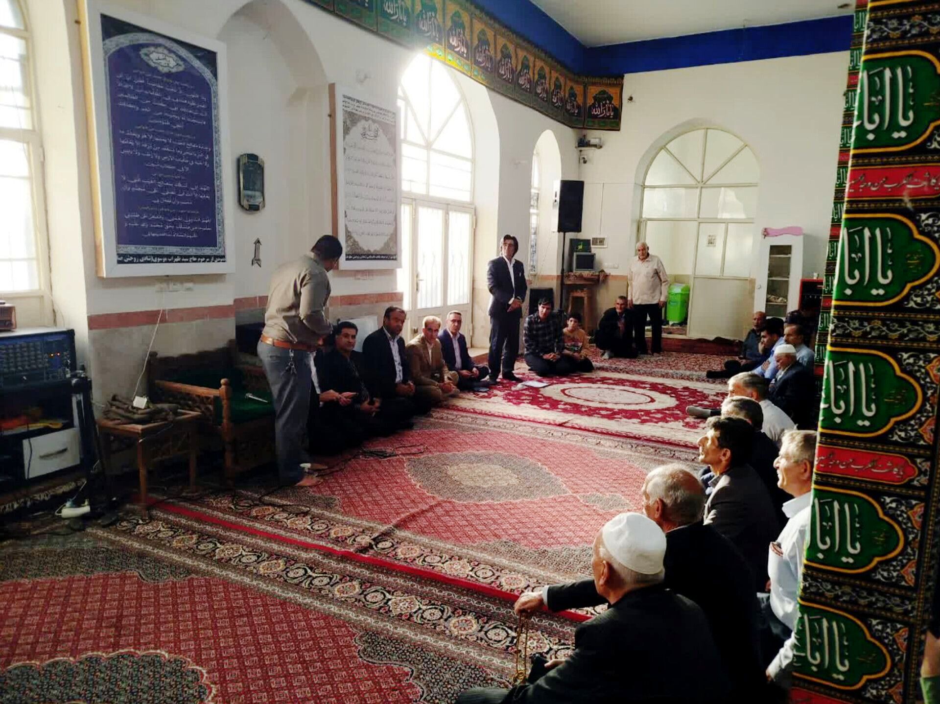 جلسه هادی هاشمی‌نیا با اهالی محله ده‌محسن؛ تأکید بر رفع مشکلات زیرساختی و خدمات شهری