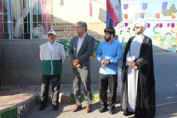 اجتماع استکبار ستیزی و رویداد پلاکاردنویسی دانش‌آموزان سمنان