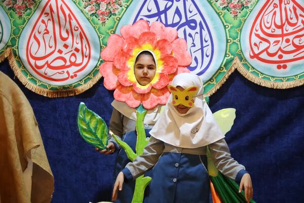 محفل انس با قرآن بانوان به‌مناسبت دهه فجر در امامزاده عباس بن موسی (ع)