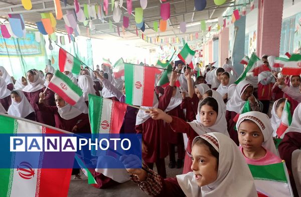 زنگ انقلاب در مدرسه شهید ابراهیم تنیده ناحیه یک بندرعباس به صدا در آمد