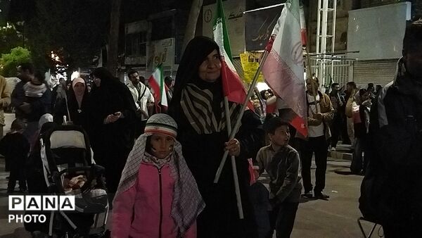 دختران نیشابوری در صف اول تجمعات-۲