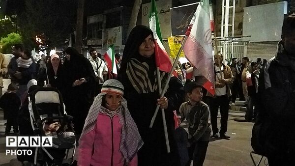 دختران نیشابوری در صف اول تجمعات-۲