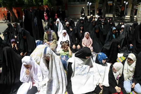 خروش دانش‌آموزان کفن پوش در آذربایجان شرقی