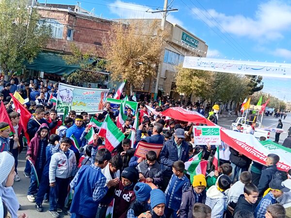 ۱۳ آبان، حماسه ی حضور در رازوجرگلان