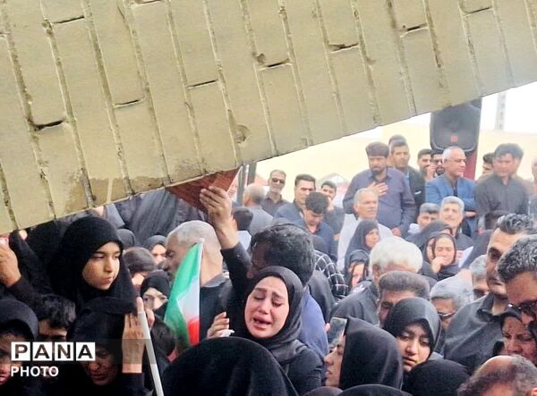 تشییع «شهیده فاطمه طاهری فرد» مدیر دبستان میناب در جیرفت