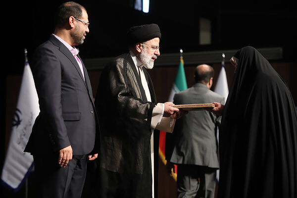 تجلیل از معلمان نمونه کشوری با حضور رئیس جمهوری
