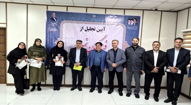 گرامیداشت هفته معلم با تقدیر از فرهنگیان برگزیده منطقه ۵ تهران