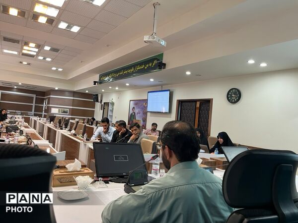 جلسه توجیهی مدارس رشدمدار با محوریت فهم قرآن در دبستان 