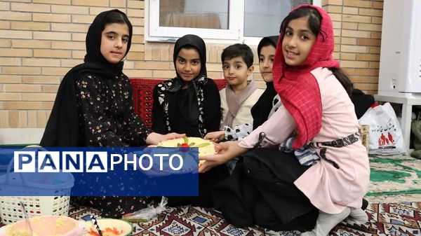 جشن شب یلدایی دختر و مادران در مسجد النبیین بیرجند