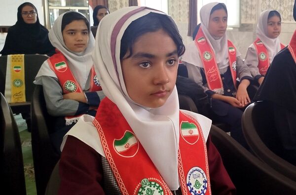 تجلیل از دانش‌آموز خبرنگاران پانا در لردگان