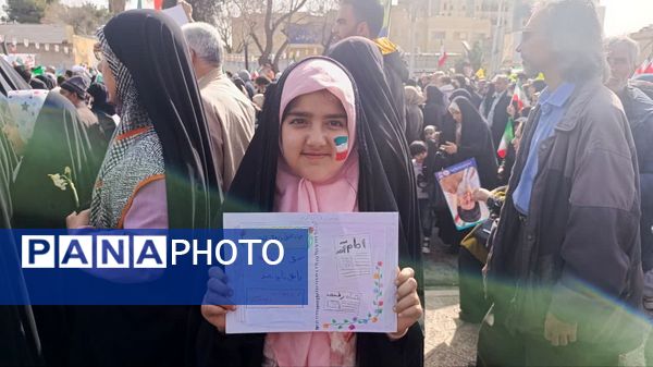 راهپیمایی ۲۲ بهمن برای ایرانی آباد و امید به فردایی بهتر است