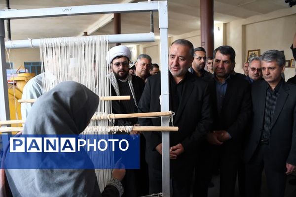بازدید استاندار خراسان جنوبی از نوروزگاه و سیاه چادر عشایری درمیان