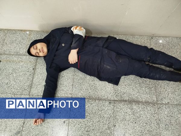 نواخته شدن بیست و ششمین زنگ نمادین استانی مانور زلزله در مدرسه شاهد ظهور آموزش و پرورش ناحیه یک